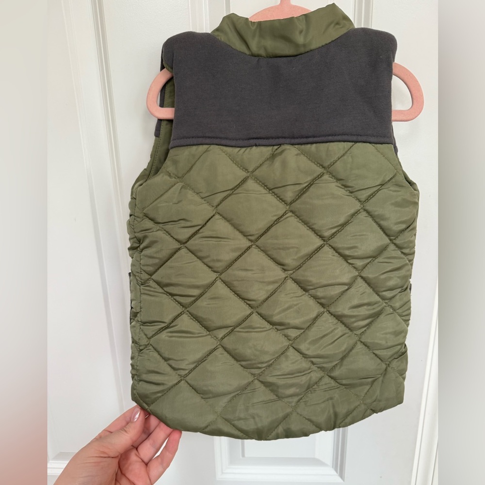 Tommy Bahama Olive Quilted toddler Vest - Picture 3 of 3